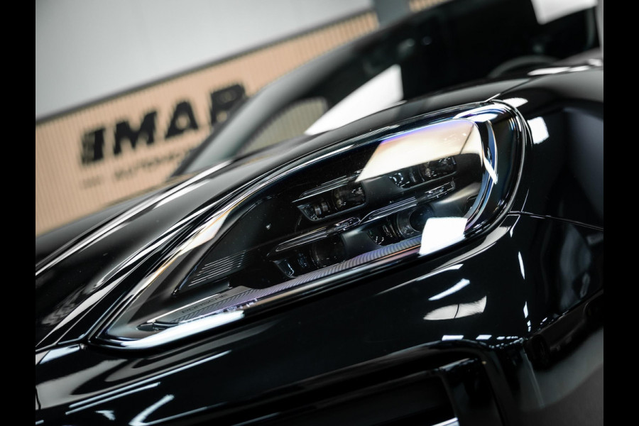 Porsche Cayenne Black edition Meestr. achteras / 22 inch / sportstoelen / 3e scherm / BOSE
