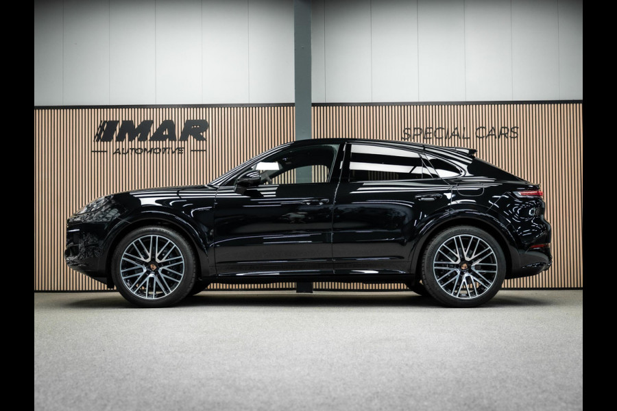 Porsche Cayenne Black edition Meestr. achteras / 22 inch / sportstoelen / 3e scherm / BOSE