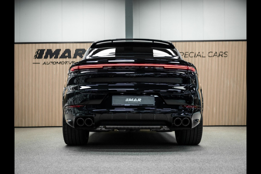 Porsche Cayenne Black edition Meestr. achteras / 22 inch / sportstoelen / 3e scherm / BOSE