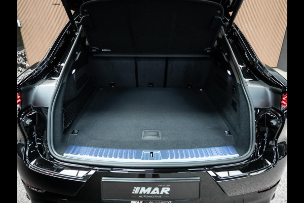Porsche Cayenne Black edition Meestr. achteras / 22 inch / sportstoelen / 3e scherm / BOSE