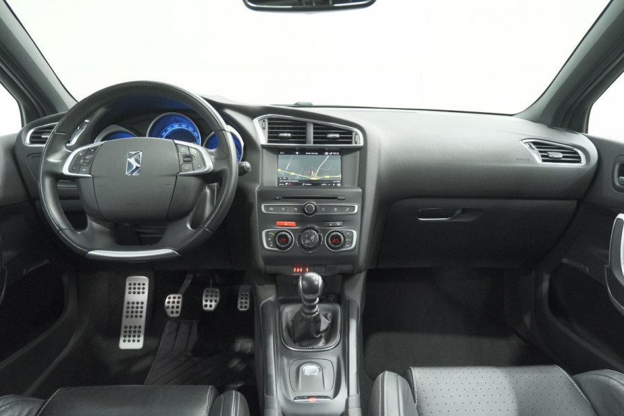 DS DS 4 PureTech 130 Performance Line | Camera | Dodehoekdetectie | Stoelmassage | Apple Carplay