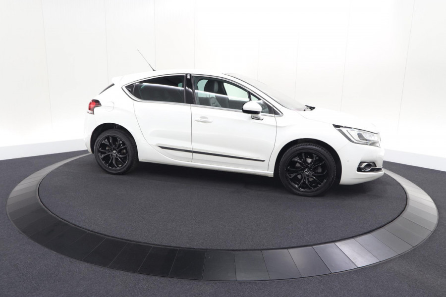 DS DS 4 PureTech 130 Performance Line | Camera | Dodehoekdetectie | Stoelmassage | Apple Carplay