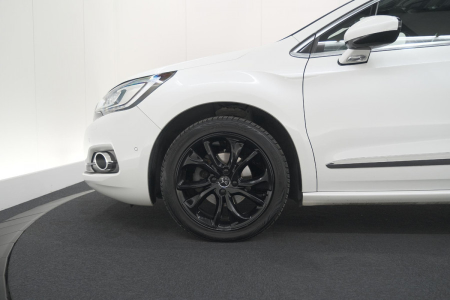 DS DS 4 PureTech 130 Performance Line | Camera | Dodehoekdetectie | Stoelmassage | Apple Carplay