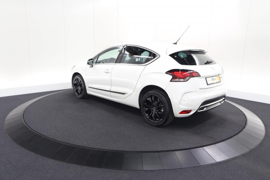 DS DS 4 PureTech 130 Performance Line | Camera | Dodehoekdetectie | Stoelmassage | Apple Carplay