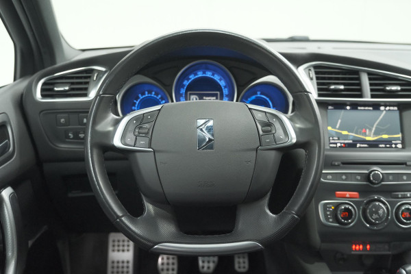 DS DS 4 PureTech 130 Performance Line | Camera | Dodehoekdetectie | Stoelmassage | Apple Carplay