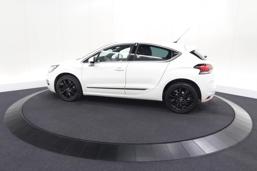 DS DS 4 PureTech 130 Performance Line | Camera | Dodehoekdetectie | Stoelmassage | Apple Carplay