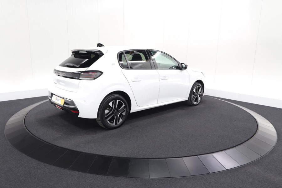 Peugeot e-208 EV Allure 50 kWh | SOH 99,9% | 11 KW Laadfunctie | Apple Carplay | Parkeersensoren