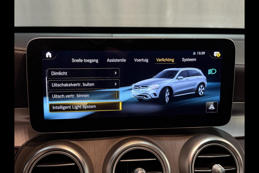 Mercedes-Benz GLC 300e 4MATIC AMG Line 19"/Luchtvering/Matrix LED/Keyless/Memory + stoelverwarming/Sfeerverlichting/Elektrische klep/Apple Carplay & Android Auto
