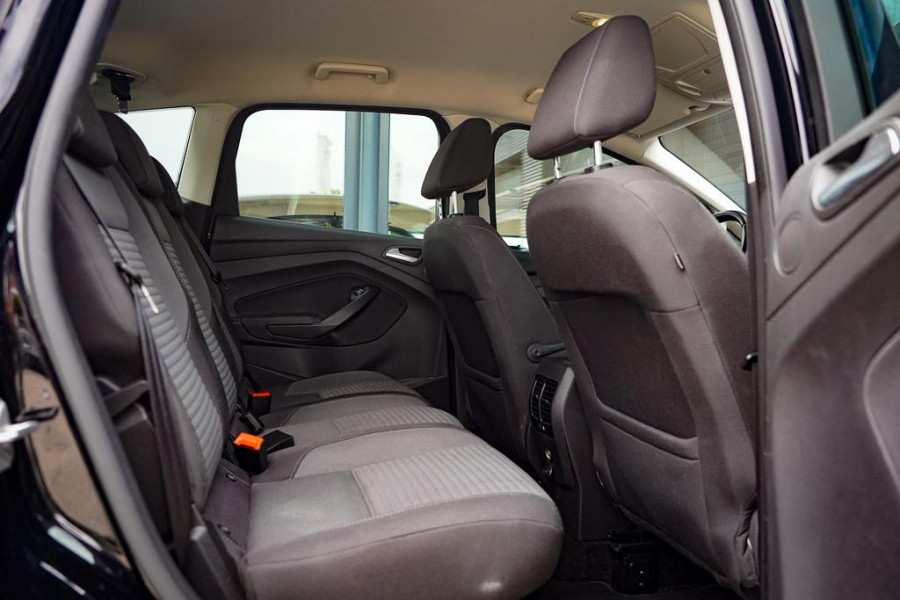 Ford C-MAX 1.5 Titanium / Trekhaak / Carplay / NL Auto / Dealeronderhoud / 4 Cilinder