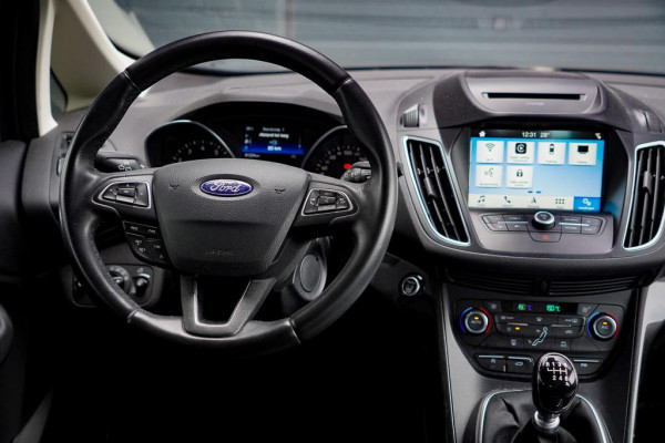 Ford C-MAX 1.5 Titanium / Trekhaak / Carplay / NL Auto / Dealeronderhoud / 4 Cilinder