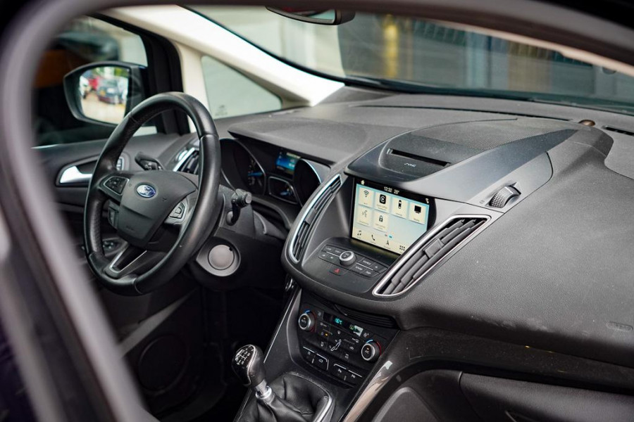 Ford C-MAX 1.5 Titanium / Trekhaak / Carplay / NL Auto / Dealeronderhoud / 4 Cilinder