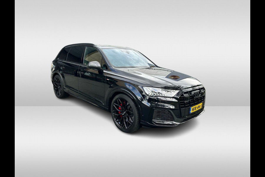 Audi Q7 60 TFSI e quattro Competition / Trekhaak / Panoramadak / 360Camera / Head-up / Softclose / Luchtvering / 22'' / Keyless / Matrix LED / Carbon intr. / Stoelventilatie+Verwarming / Stuurverwarming / Bose / Dodehoek / DAB /
