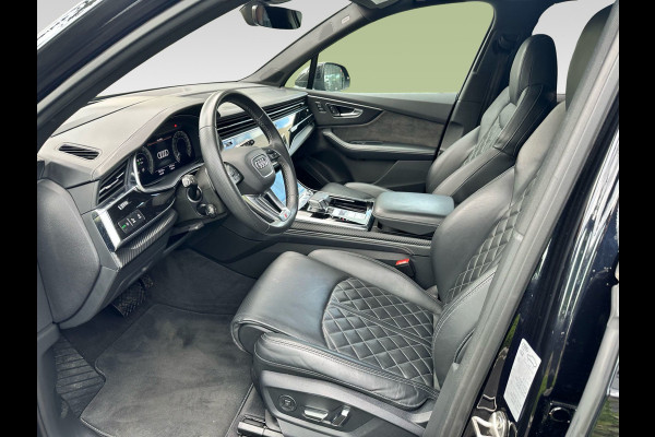 Audi Q7 60 TFSI e quattro Competition / Trekhaak / Panoramadak / 360Camera / Head-up / Softclose / Luchtvering / 22'' / Keyless / Matrix LED / Carbon intr. / Stoelventilatie+Verwarming / Stuurverwarming / Bose / Dodehoek / DAB /