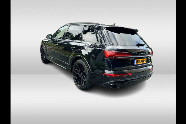 Audi Q7 60 TFSI e quattro Competition / Trekhaak / Panoramadak / 360Camera / Head-up / Softclose / Luchtvering / 22'' / Keyless / Matrix LED / Carbon intr. / Stoelventilatie+Verwarming / Stuurverwarming / Bose / Dodehoek / DAB /