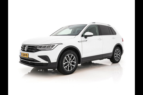 Volkswagen Tiguan 1.5 TSI Life Business Mild-Hybrid (INCL-BTW) Aut. *FULL-LED | ERGONOMIC-SPORTSEATS | KEYLESS | DAB | CARPLAY | ADAPTIVE-CRUISE | PRIVACY-GLASS | NAVI-FULLMAP | DIGI-COCKPIT | SHIFTPADDLES | ECC | HEATED-SEATS | PDC | TOWBAR |