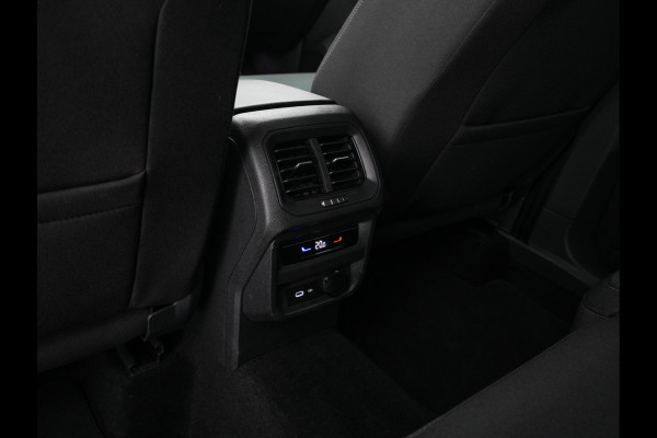 Volkswagen Tiguan 1.5 TSI Life Business Mild-Hybrid (INCL-BTW) Aut. *FULL-LED | ERGONOMIC-SPORTSEATS | KEYLESS | DAB | CARPLAY | ADAPTIVE-CRUISE | PRIVACY-GLASS | NAVI-FULLMAP | DIGI-COCKPIT | SHIFTPADDLES | ECC | HEATED-SEATS | PDC | TOWBAR |