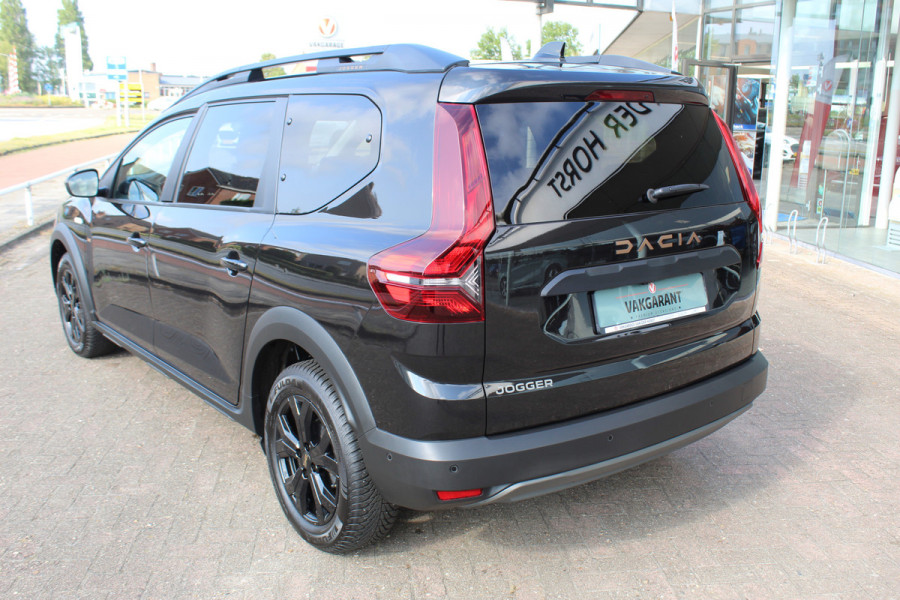 Dacia Jogger 1.0 TCe 110 Extreme 7p. Zeer nette en erg praktische Dacia ! Autm. airco, metallic lak, stoelverwarming, LM wielen+all season banden, cruise control, pdc v+a, dodehoek assistent, camera, navigatie, telefoonvoorb.,  etc.