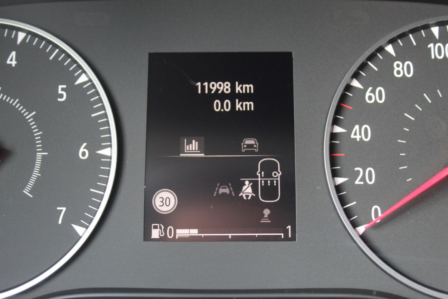 Dacia Jogger 1.0 TCe 110 Extreme 7p. Zeer nette en erg praktische Dacia ! Autm. airco, metallic lak, stoelverwarming, LM wielen+all season banden, cruise control, pdc v+a, dodehoek assistent, camera, navigatie, telefoonvoorb.,  etc.