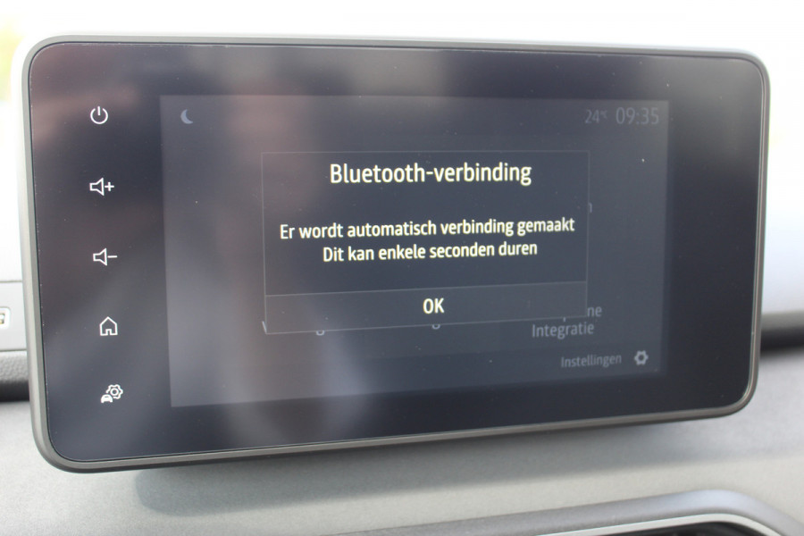 Dacia Jogger 1.0 TCe 110 Extreme 7p. Zeer nette en erg praktische Dacia ! Autm. airco, metallic lak, stoelverwarming, LM wielen+all season banden, cruise control, pdc v+a, dodehoek assistent, camera, navigatie, telefoonvoorb.,  etc.