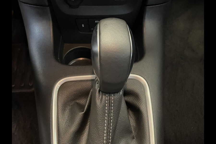 Citroën C3 1.2 PureTech 110pk Automaat Max Airco Navigatie Apple Carplay / Android Auto Parksensoren Lichtmetalen Velgen