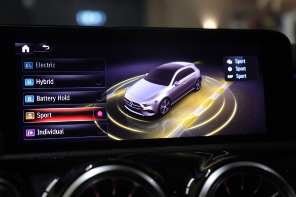 Mercedes-Benz A-Klasse 250 e PANO/CARPLAY/STOELVER/SFEER/STOELVER/VOL