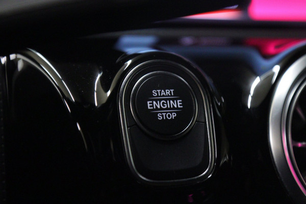 Mercedes-Benz A-Klasse 250 e PANO/CARPLAY/STOELVER/SFEER/STOELVER/VOL