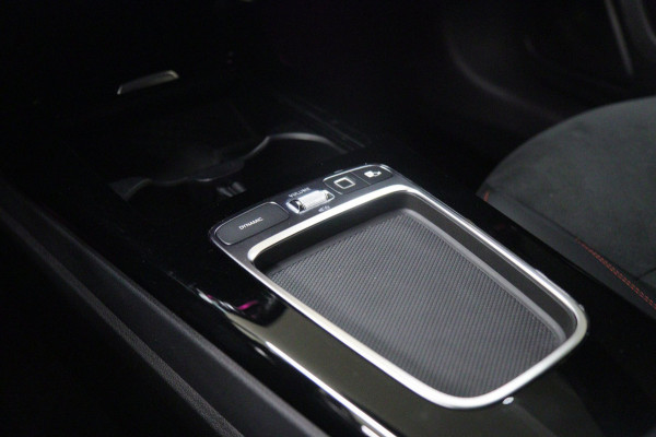 Mercedes-Benz A-Klasse 250 e PANO/CARPLAY/STOELVER/SFEER/STOELVER/VOL