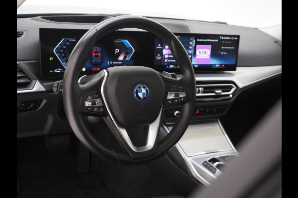 BMW 3 Serie Touring 320e xDrive LCI Shadowline | Panoramadak | LaserLED | HUD | Adaptive Cruise | 360 | Dodehoek | Carplay