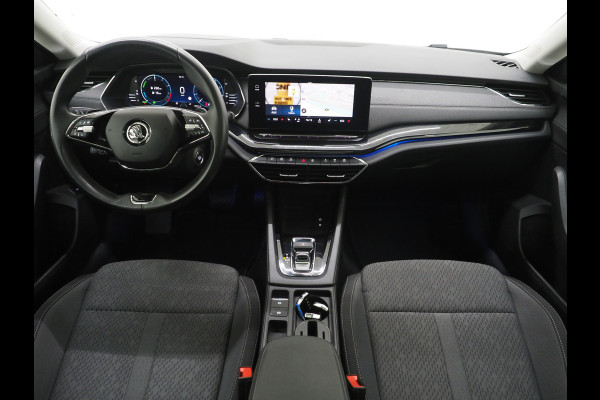Škoda Octavia Combi 1.4 TSI iV PHEV | Panoramadak | HUD | Camera | Sfeerlicht | Keyless | Adaptive Cruise | Memory