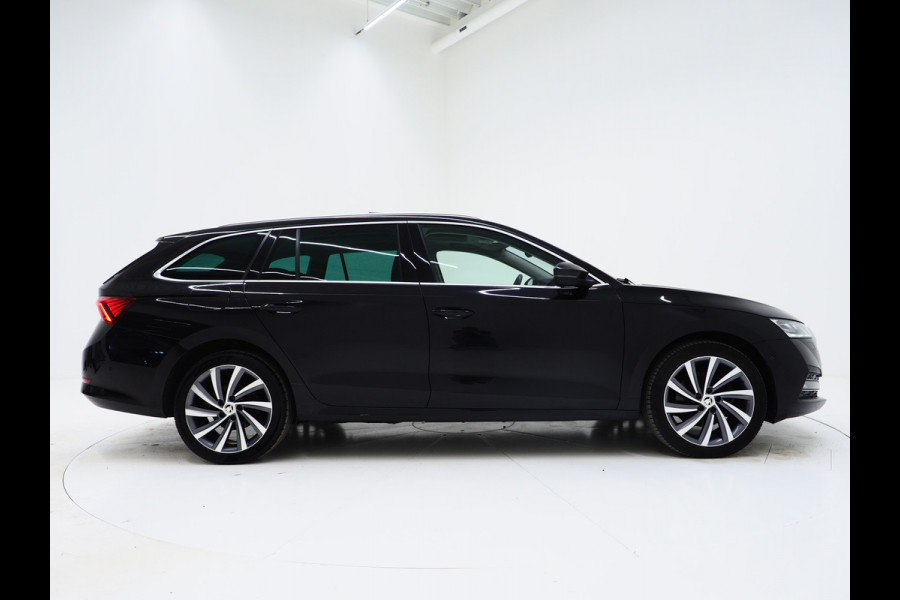 Škoda Octavia Combi 1.4 TSI iV PHEV | Panoramadak | HUD | Camera | Sfeerlicht | Keyless | Adaptive Cruise | Memory