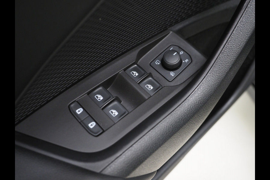 Škoda Octavia Combi 1.4 TSI iV PHEV | Panoramadak | HUD | Camera | Sfeerlicht | Keyless | Adaptive Cruise | Memory