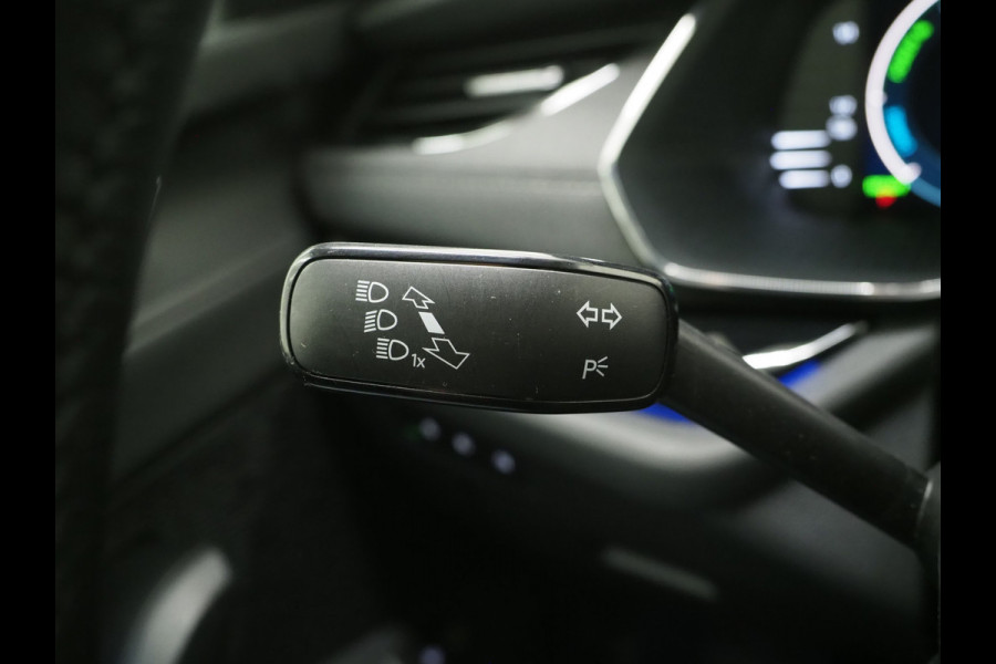 Škoda Octavia Combi 1.4 TSI iV PHEV | Panoramadak | HUD | Camera | Sfeerlicht | Keyless | Adaptive Cruise | Memory