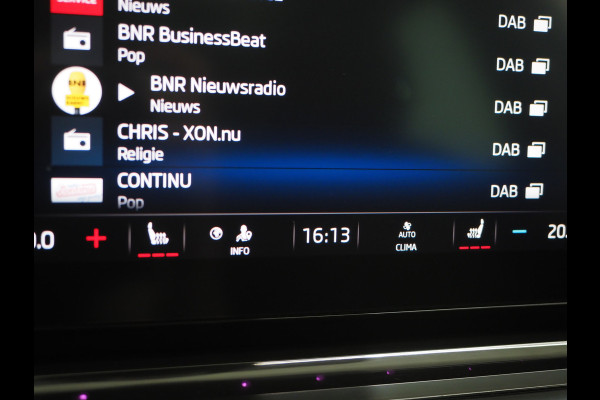 Škoda Octavia Combi 1.4 TSI iV PHEV | Panoramadak | HUD | Camera | Sfeerlicht | Keyless | Adaptive Cruise | Memory