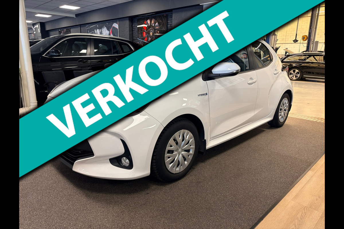 Toyota Yaris 1.5 Hybrid Business Plus automaat/ stuur en stoel verwarming / navigatie /camera