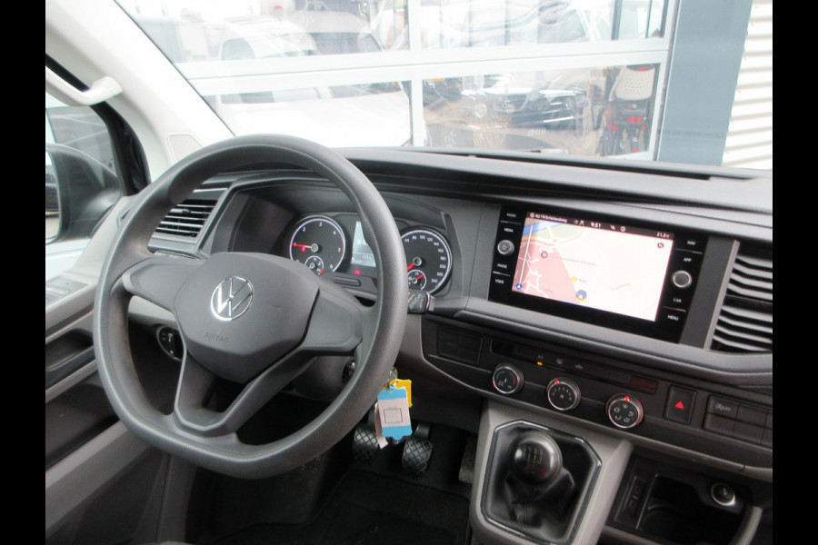 Volkswagen Transporter 2.0 TDI L2, Met Airco, Navigatie, Apple CarPlay, PDC, Trekhaak.