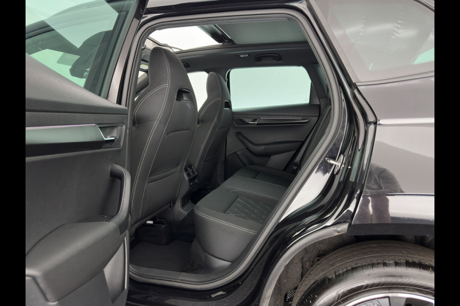 Škoda Karoq 1.5 TSI ACT Sportline Business (INCL-BTW) Aut. *PANO | DIGI-COCKPIT | FULL-LED | ADAPTIVE-CRUISE | HEATED-SPORTSEATS | TOPVIEW |  AMBIENTLIGHT | NAVI-FULLMAP | KEYLESS | DAB+ | TOWBAR | PRIVACYGLASS | 18''ALU*