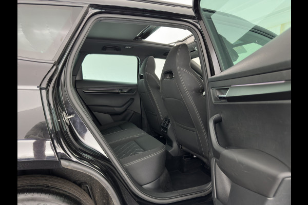 Škoda Karoq 1.5 TSI ACT Sportline Business (INCL-BTW) Aut. *PANO | DIGI-COCKPIT | FULL-LED | ADAPTIVE-CRUISE | HEATED-SPORTSEATS | TOPVIEW |  AMBIENTLIGHT | NAVI-FULLMAP | KEYLESS | DAB+ | TOWBAR | PRIVACYGLASS | 18''ALU*