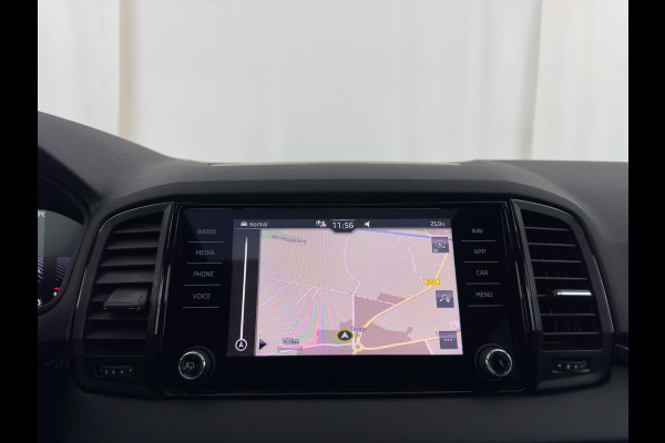 Škoda Karoq 1.5 TSI ACT Sportline Business (INCL-BTW) Aut. *PANO | DIGI-COCKPIT | FULL-LED | ADAPTIVE-CRUISE | HEATED-SPORTSEATS | TOPVIEW |  AMBIENTLIGHT | NAVI-FULLMAP | KEYLESS | DAB+ | TOWBAR | PRIVACYGLASS | 18''ALU*