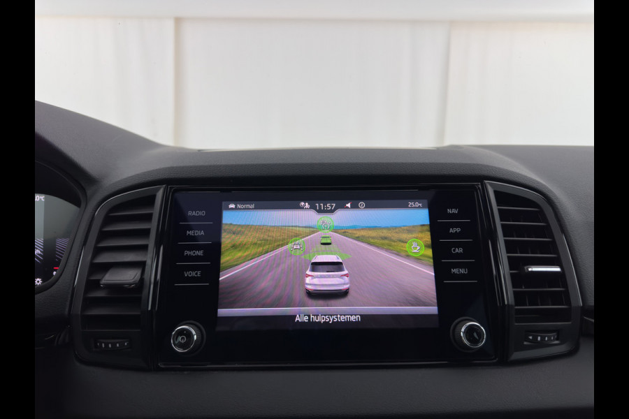 Škoda Karoq 1.5 TSI ACT Sportline Business (INCL-BTW) Aut. *PANO | DIGI-COCKPIT | FULL-LED | ADAPTIVE-CRUISE | HEATED-SPORTSEATS | TOPVIEW |  AMBIENTLIGHT | NAVI-FULLMAP | KEYLESS | DAB+ | TOWBAR | PRIVACYGLASS | 18''ALU*