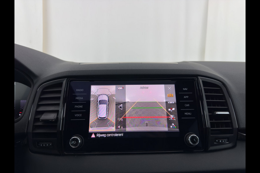 Škoda Karoq 1.5 TSI ACT Sportline Business (INCL-BTW) Aut. *PANO | DIGI-COCKPIT | FULL-LED | ADAPTIVE-CRUISE | HEATED-SPORTSEATS | TOPVIEW |  AMBIENTLIGHT | NAVI-FULLMAP | KEYLESS | DAB+ | TOWBAR | PRIVACYGLASS | 18''ALU*