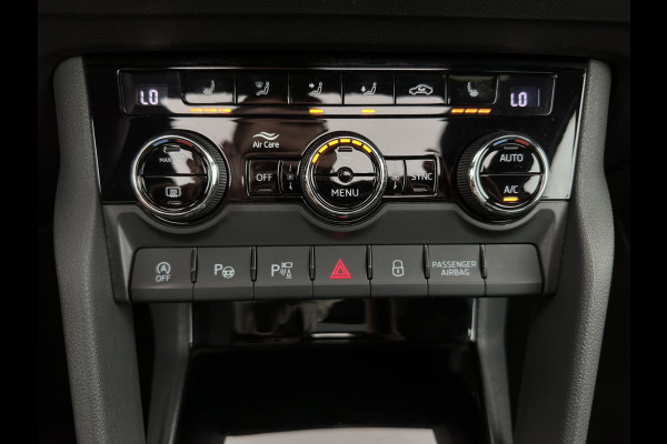 Škoda Karoq 1.5 TSI ACT Sportline Business (INCL-BTW) Aut. *PANO | DIGI-COCKPIT | FULL-LED | ADAPTIVE-CRUISE | HEATED-SPORTSEATS | TOPVIEW |  AMBIENTLIGHT | NAVI-FULLMAP | KEYLESS | DAB+ | TOWBAR | PRIVACYGLASS | 18''ALU*