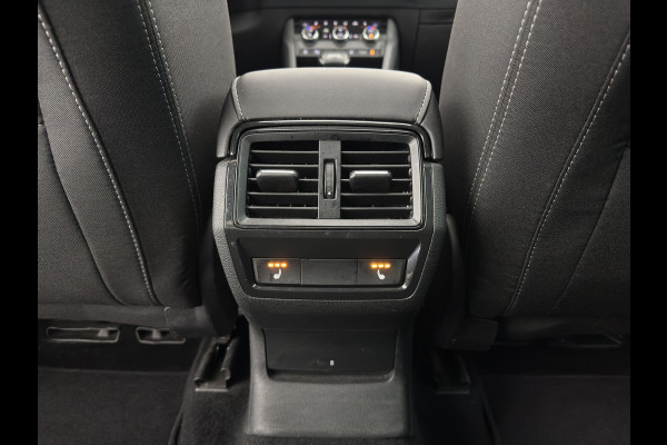 Škoda Karoq 1.5 TSI ACT Sportline Business (INCL-BTW) Aut. *PANO | DIGI-COCKPIT | FULL-LED | ADAPTIVE-CRUISE | HEATED-SPORTSEATS | TOPVIEW |  AMBIENTLIGHT | NAVI-FULLMAP | KEYLESS | DAB+ | TOWBAR | PRIVACYGLASS | 18''ALU*