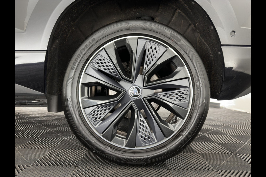 Škoda Karoq 1.5 TSI ACT Sportline Business (INCL-BTW) Aut. *PANO | DIGI-COCKPIT | FULL-LED | ADAPTIVE-CRUISE | HEATED-SPORTSEATS | TOPVIEW |  AMBIENTLIGHT | NAVI-FULLMAP | KEYLESS | DAB+ | TOWBAR | PRIVACYGLASS | 18''ALU*