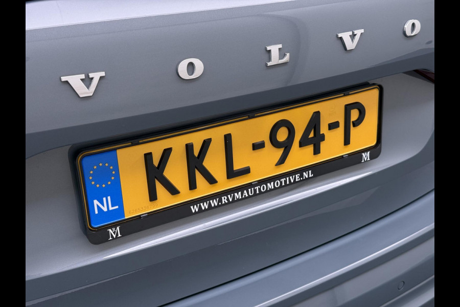 Volvo XC60 2.0 T6 Plug-in hybrid AWD R-Design BOMVOL!! | 22K KM!! | STOEL+ACHTERBANK+ STUURVERWARMING | PANO | ELEK. TREKHAAK | ADAP. CRUISRE | MEM. STOELEN | ELEK. ACHTERKLEP | 12 MND BOVAG GARANTIE | DEALER ONDERHOUDEN |