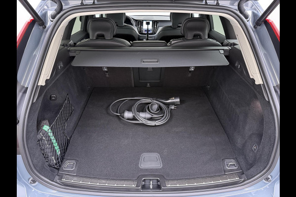 Volvo XC60 2.0 T6 Plug-in hybrid AWD R-Design BOMVOL!! | 22K KM!! | STOEL+ACHTERBANK+ STUURVERWARMING | PANO | ELEK. TREKHAAK | ADAP. CRUISRE | MEM. STOELEN | ELEK. ACHTERKLEP | 12 MND BOVAG GARANTIE | DEALER ONDERHOUDEN |