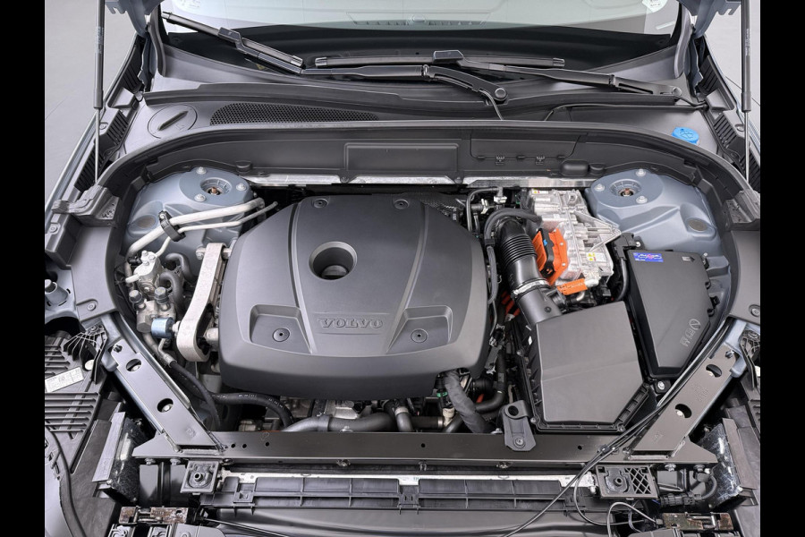 Volvo XC60 2.0 T6 Plug-in hybrid AWD R-Design BOMVOL!! | 22K KM!! | STOEL+ACHTERBANK+ STUURVERWARMING | PANO | ELEK. TREKHAAK | ADAP. CRUISRE | MEM. STOELEN | ELEK. ACHTERKLEP | 12 MND BOVAG GARANTIE | DEALER ONDERHOUDEN |