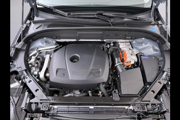 Volvo XC60 2.0 T6 Plug-in hybrid AWD R-Design BOMVOL!! | 22K KM!! | STOEL+ACHTERBANK+ STUURVERWARMING | PANO | ELEK. TREKHAAK | ADAP. CRUISRE | MEM. STOELEN | ELEK. ACHTERKLEP | 12 MND BOVAG GARANTIE | DEALER ONDERHOUDEN |