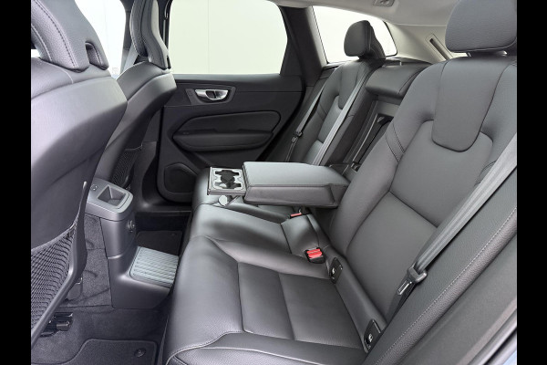 Volvo XC60 2.0 T6 Plug-in hybrid AWD R-Design BOMVOL!! | 22K KM!! | STOEL+ACHTERBANK+ STUURVERWARMING | PANO | ELEK. TREKHAAK | ADAP. CRUISRE | MEM. STOELEN | ELEK. ACHTERKLEP | 12 MND BOVAG GARANTIE | DEALER ONDERHOUDEN |