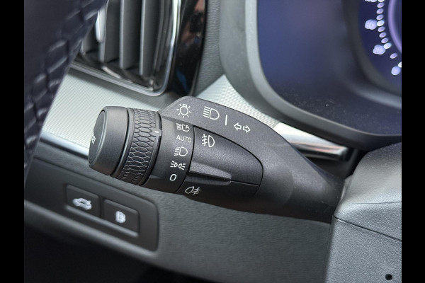 Volvo XC60 2.0 T6 Plug-in hybrid AWD R-Design BOMVOL!! | 22K KM!! | STOEL+ACHTERBANK+ STUURVERWARMING | PANO | ELEK. TREKHAAK | ADAP. CRUISRE | MEM. STOELEN | ELEK. ACHTERKLEP | 12 MND BOVAG GARANTIE | DEALER ONDERHOUDEN |