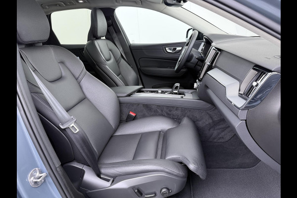 Volvo XC60 2.0 T6 Plug-in hybrid AWD R-Design BOMVOL!! | 22K KM!! | STOEL+ACHTERBANK+ STUURVERWARMING | PANO | ELEK. TREKHAAK | ADAP. CRUISRE | MEM. STOELEN | ELEK. ACHTERKLEP | 12 MND BOVAG GARANTIE | DEALER ONDERHOUDEN |